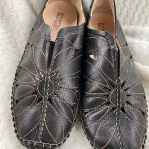 Pikolinos Black Leather Loafers